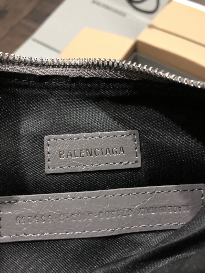 Ba1en*iaga le cagole bags